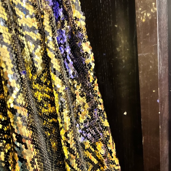 Queen of Sparkles GOLD & BLACK SEQUIN TIGER PANT - Picture 3 of 3